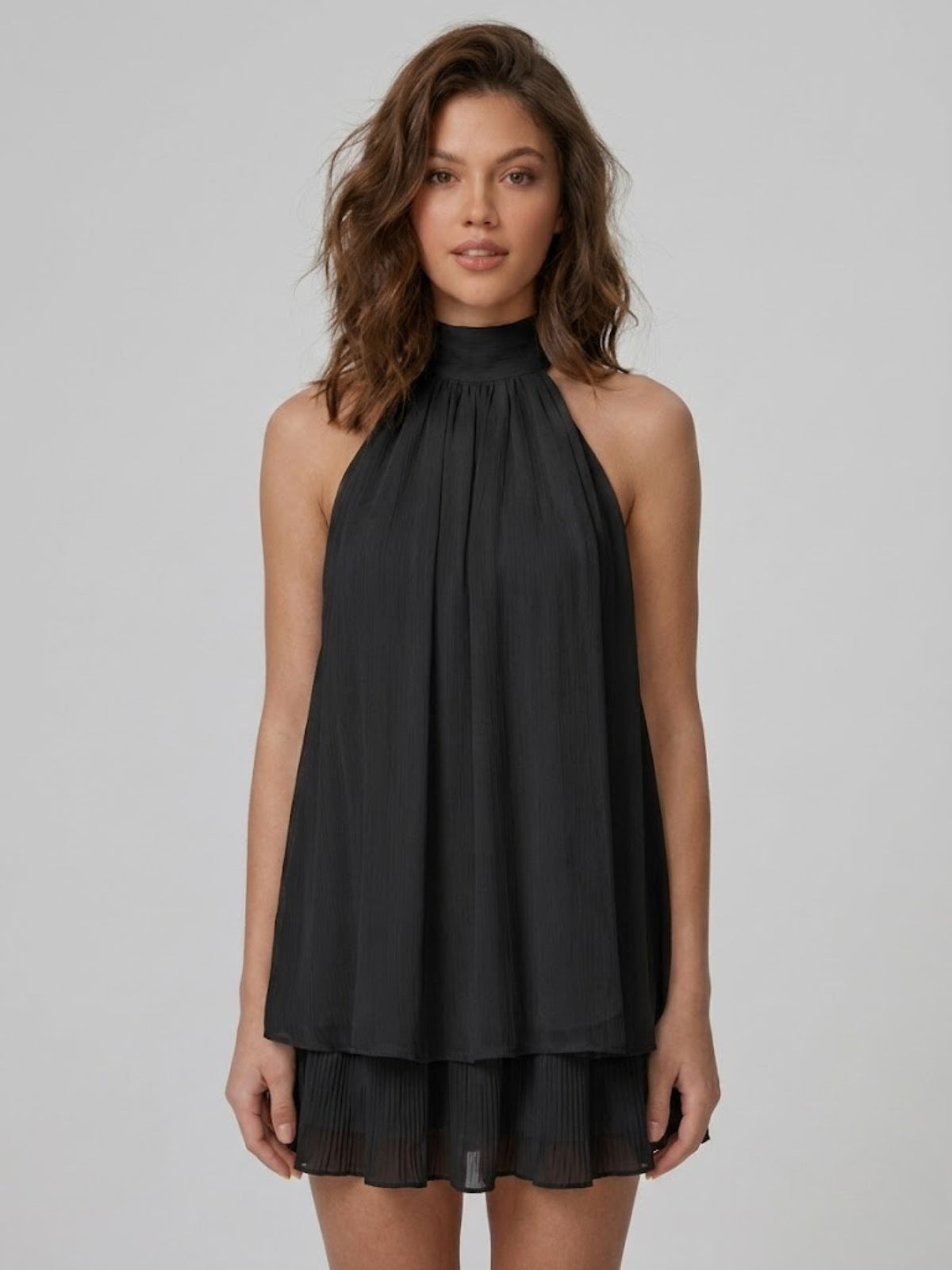 Robe courte col montant dos nu à volants étagés pour femme