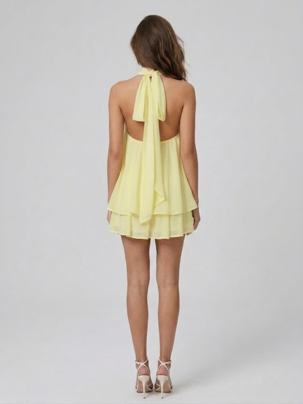 Robe courte col montant dos nu à volants étagés pour femme