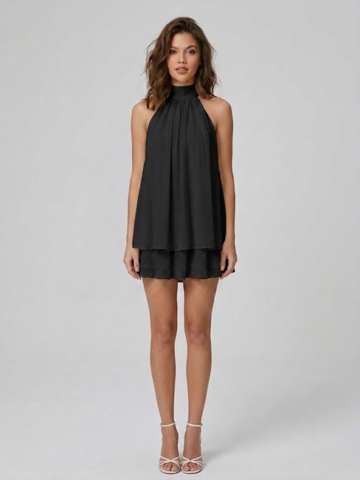 Robe courte col montant dos nu à volants étagés pour femme