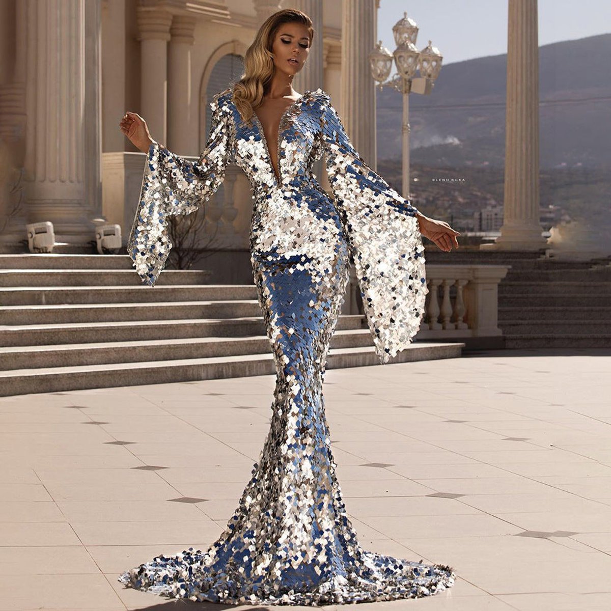 Robe longue paillettes argentées manches évasées pour femme – vue 6
