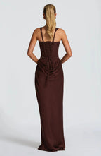 Robe longue ajustée à bretelles larges pour femme