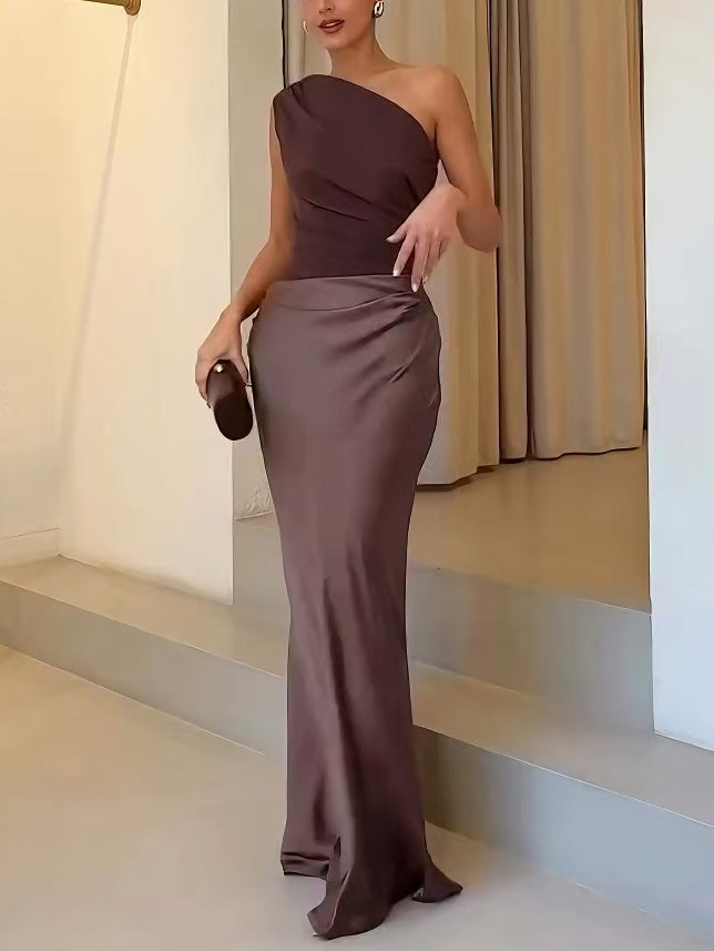 Robe longue asymétrique une épaule en satin pour femme