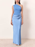 Robe longue asymétrique une épaule en satin pour femme