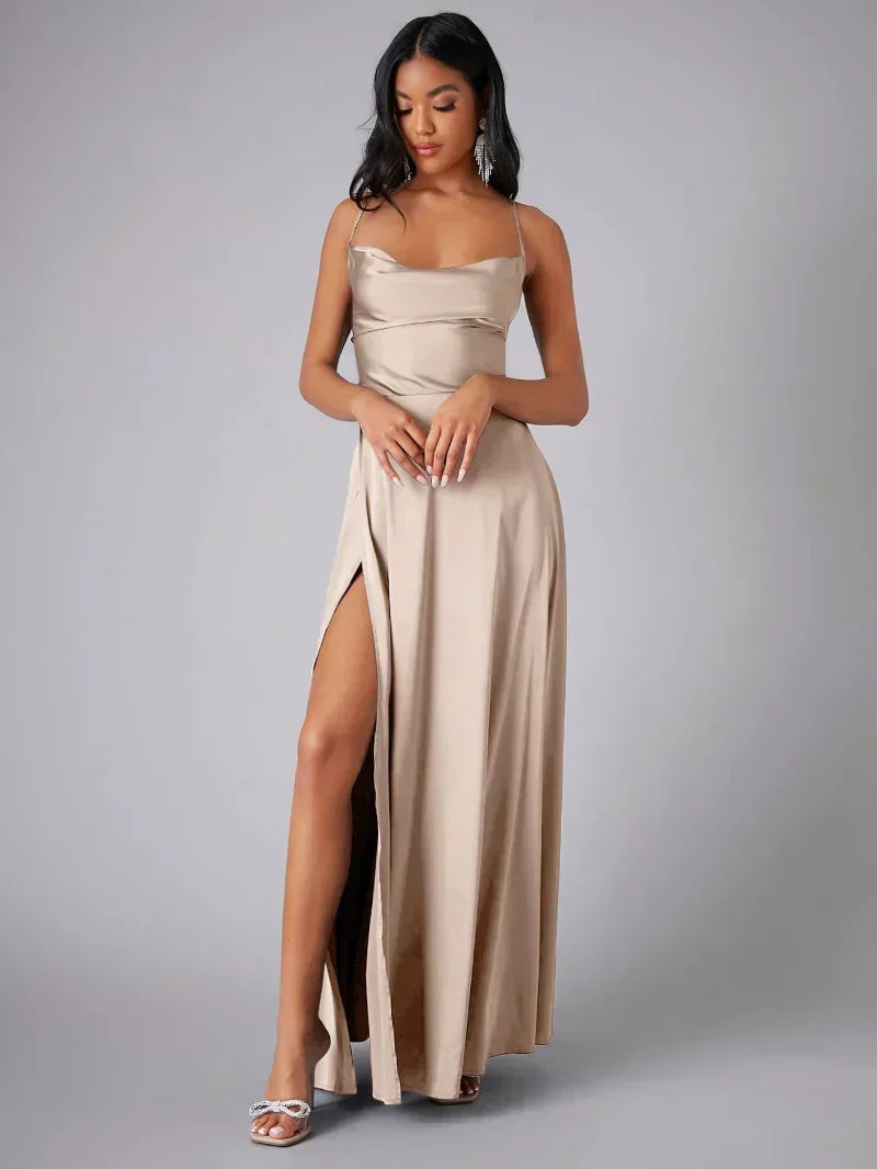 Robe longue en satin à bretelles fines et fente pour femme