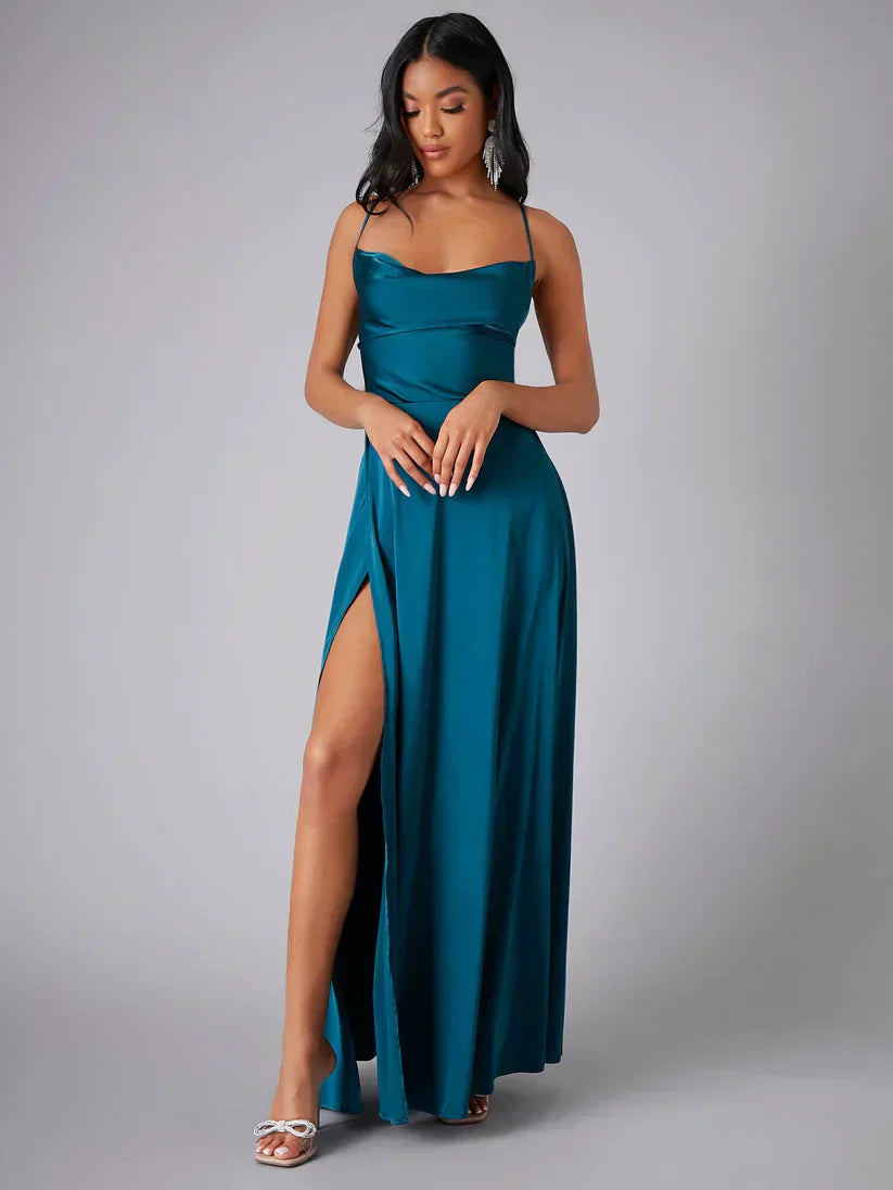 Robe longue en satin à bretelles fines et fente pour femme