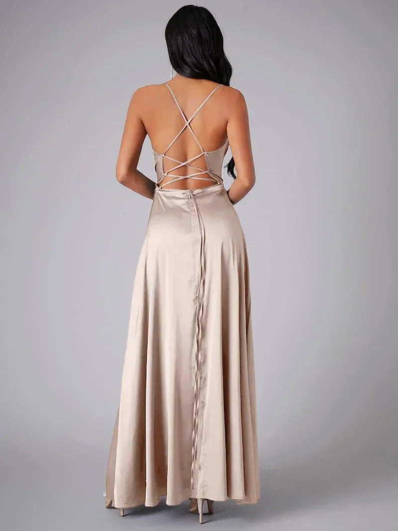 Robe longue en satin à bretelles fines et fente pour femme