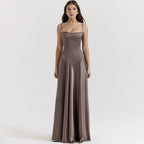 Robe longue en satin à bretelles fines pour femme