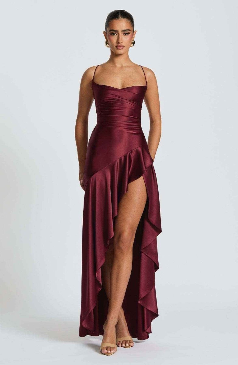 Robe longue en satin à volants asymétriques pour femme