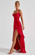 Robe longue en satin à volants asymétriques pour femme