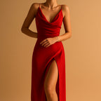 Robe longue en satin décolleté drapé fente latérale pour femme