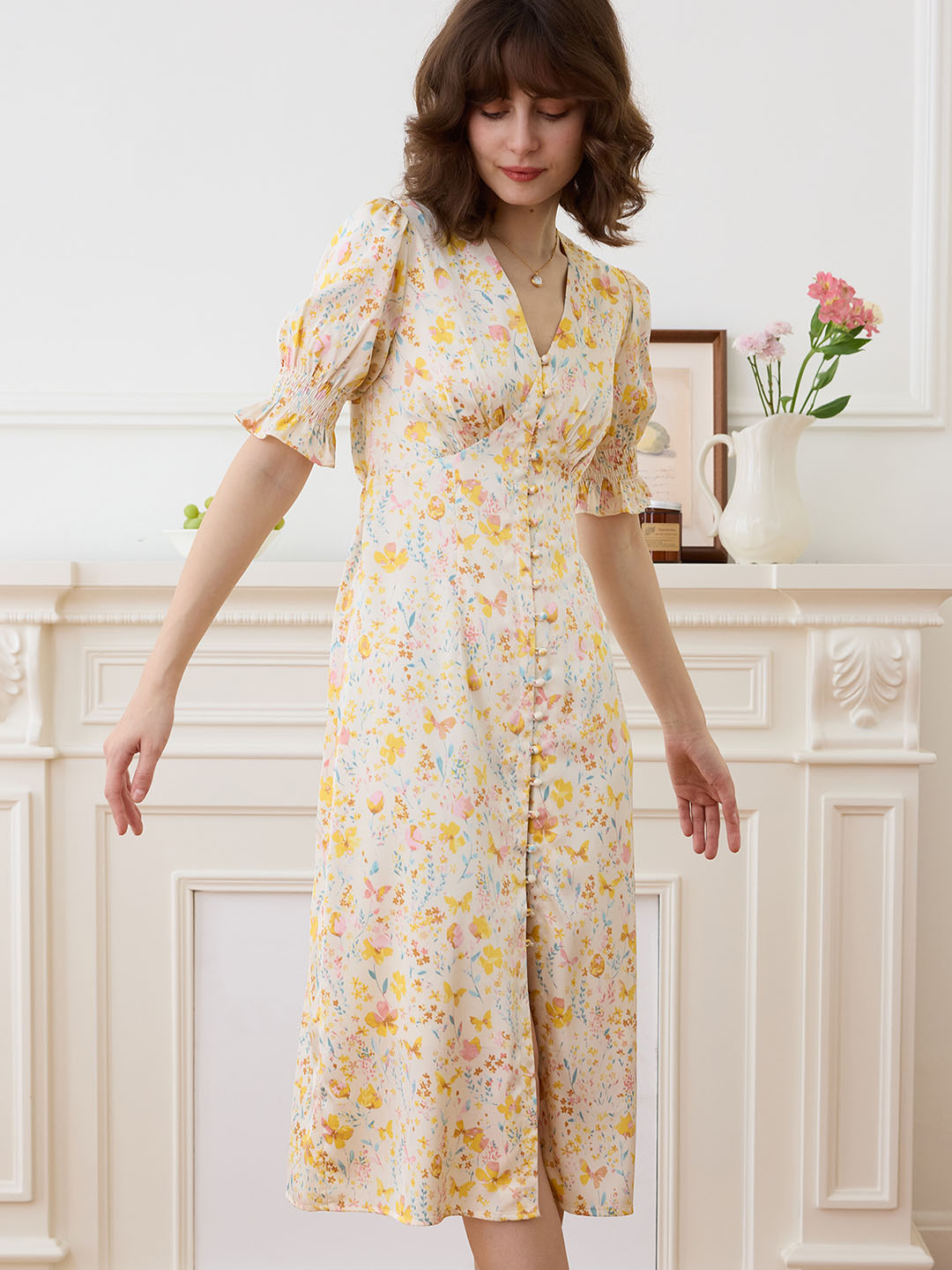 Robe longue fleurie jaune col V manches courtes pour femme