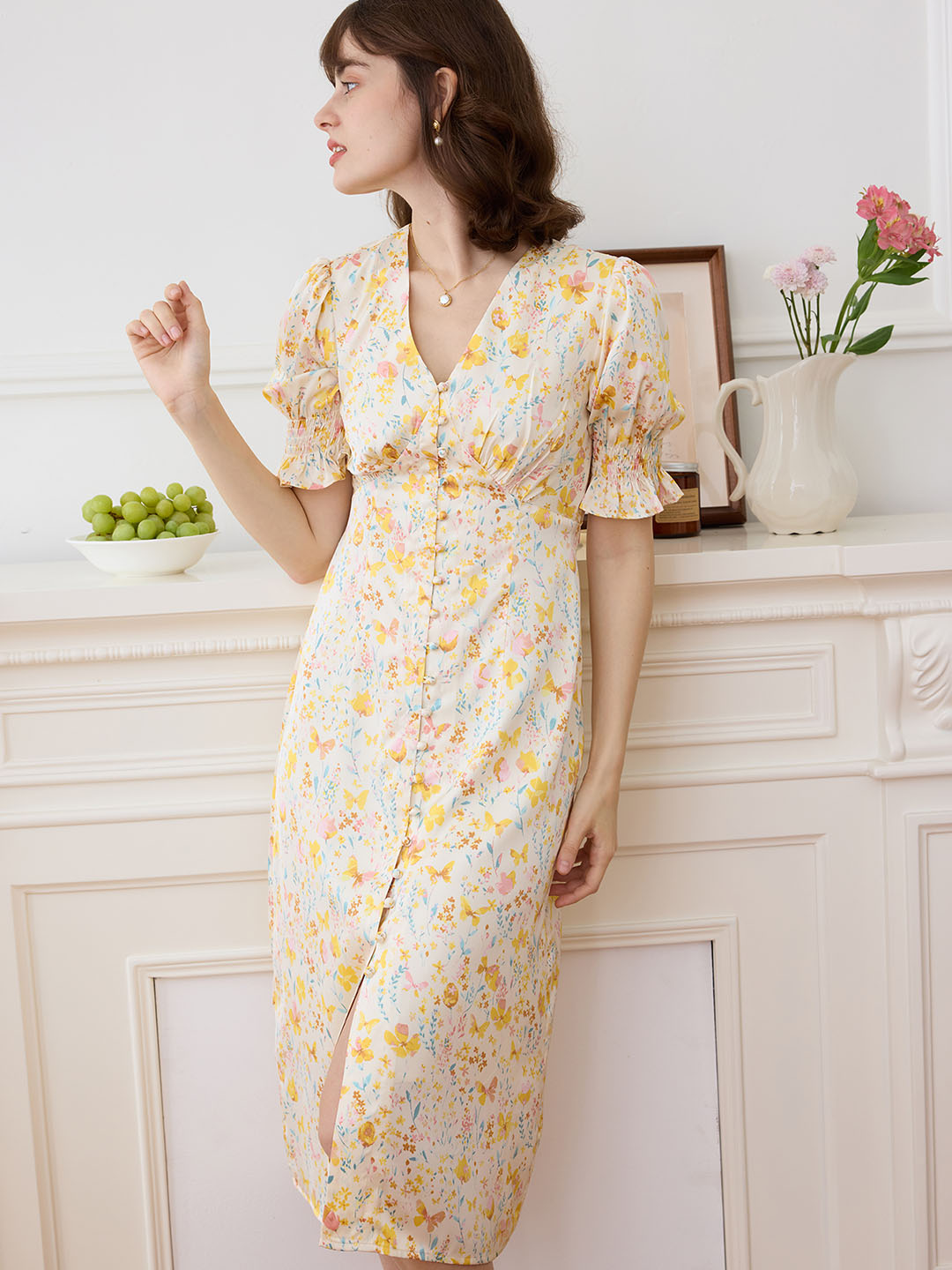 Robe longue fleurie jaune col V manches courtes pour femme