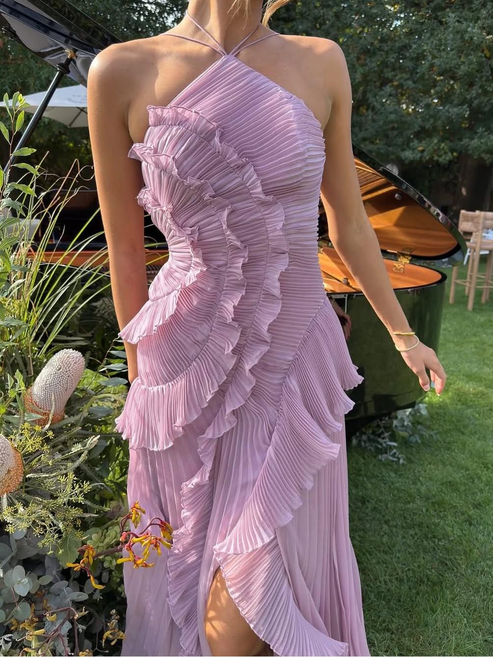 Robe longue plissée asymétrique une épaule
