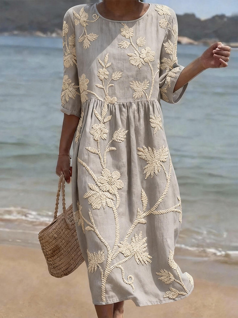 Robe midi à broderies florales et manches 3/4 pour femme