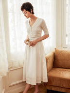 Robe midi brodée à buste plissé pour femme