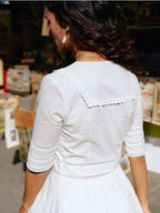 Robe midi brodée à buste plissé pour femme