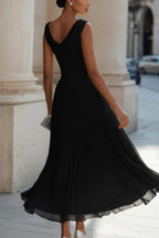 Robe midi plissée sans manches col bénitier pour femme