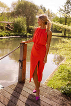 Robe midi sans manches col haut fendue pour femme