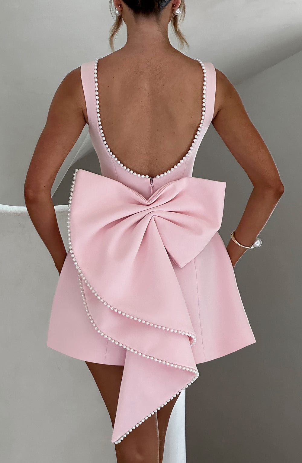 Robe mini patineuse structurée à poches pour femme