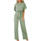 Combinaison pantalon large vert sauge avec ceinture nouée, vue de face
