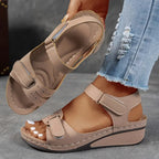Sandales compensées à double brides scratch pour femme