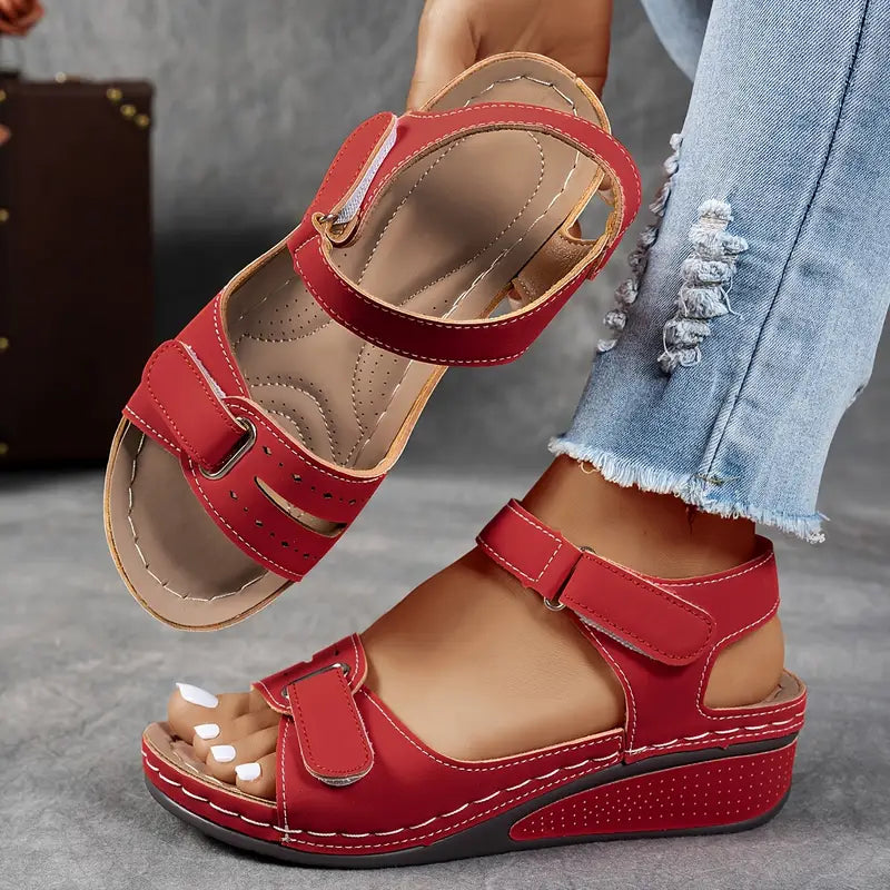 Sandales compensées à double brides scratch pour femme