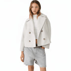 Trench court col cranté double boutonnage pour femme – vue 2