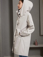 Trench long à capuche et poches pour femme – vue 3