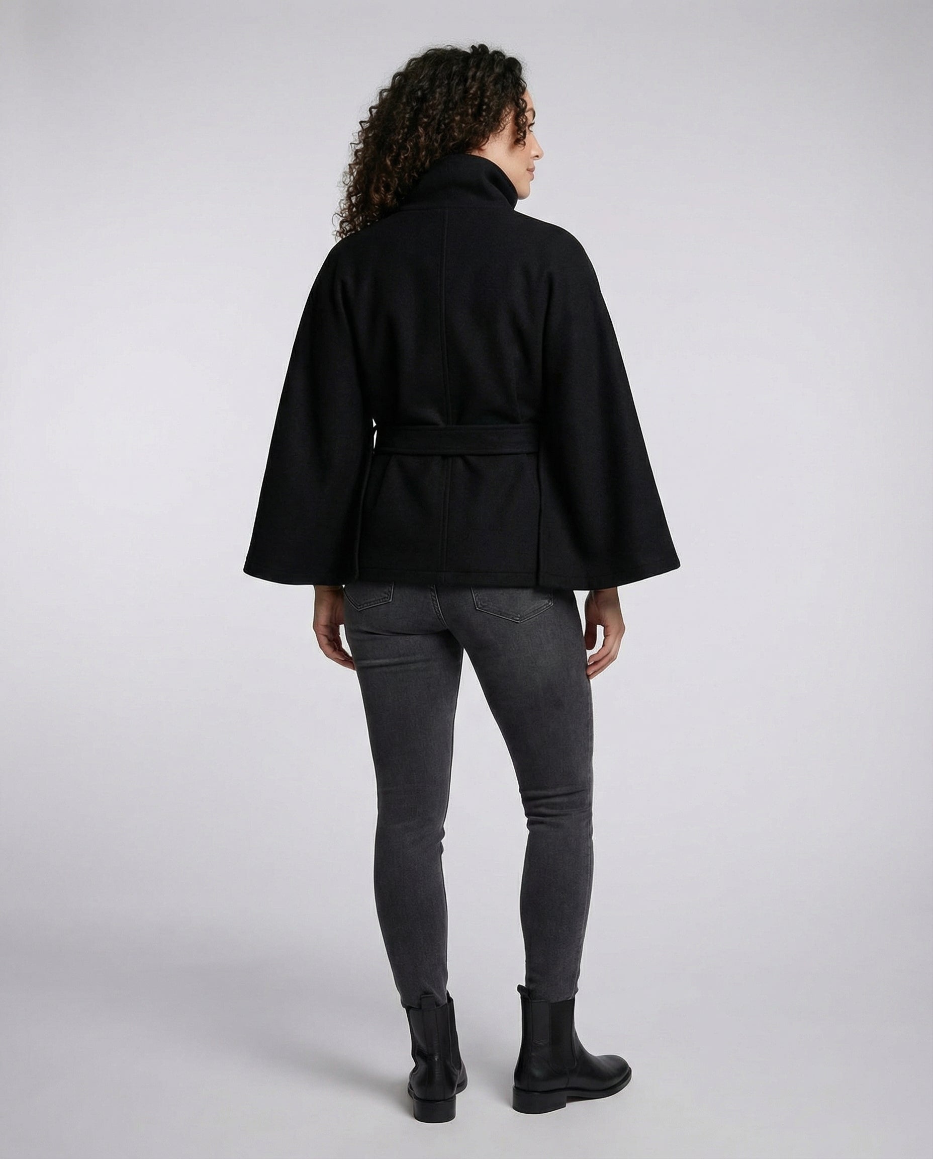 Veste cape col haut à ceinture pour femme – vue 3