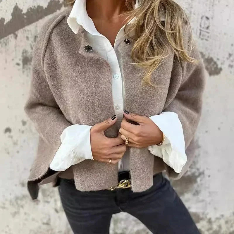 Veste courte boutonnée col contrastant taupe pour femme