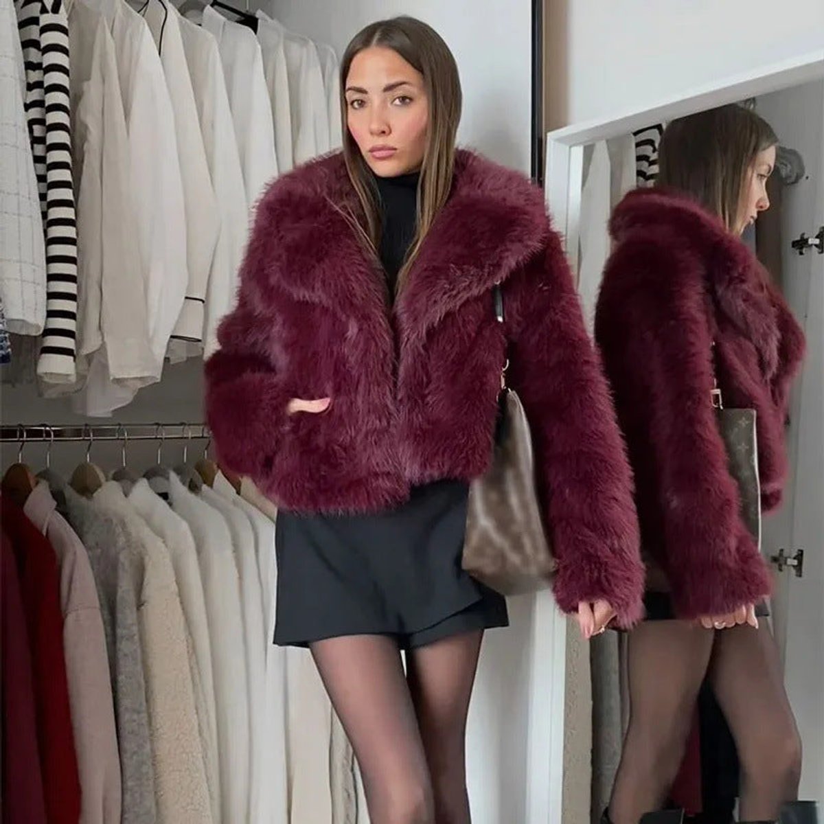 Veste courte fausse fourrure col V pour femme – vue 4