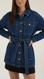 Veste en jean ceinturée avec poches pour femme – vue 2