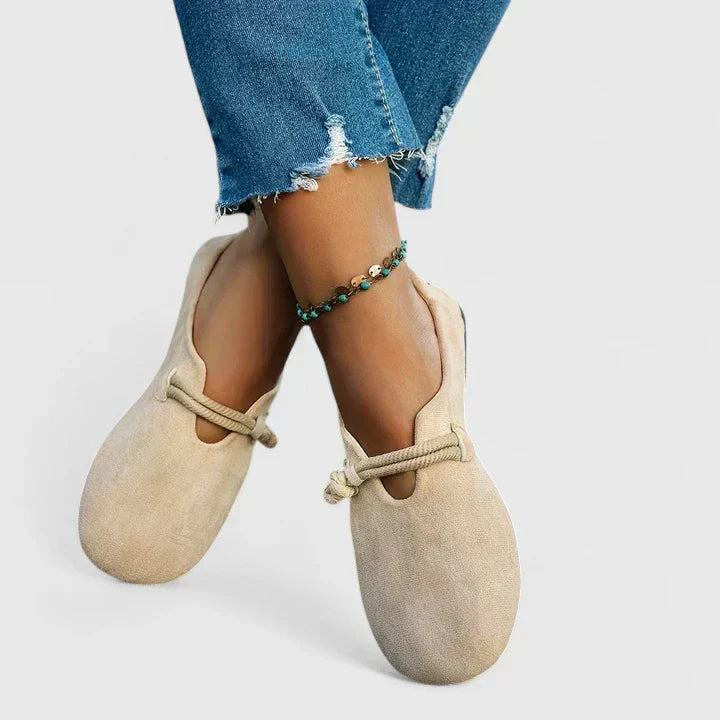 Mocassins posés de trois-quarts montrant la légèreté