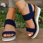 Espadrille portée, vue latérale en position debout