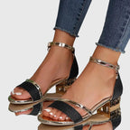 Détail des paillettes scintillantes sur le pied