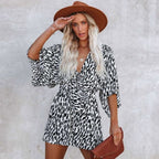 Combi-short imprimé animalier col V manches évasées vue de face