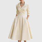 Robe portée de face, silhouette complète