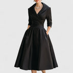 Robe midi en simili cuir noir col V manches 3/4, vue de face