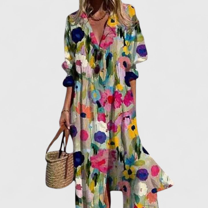 Robe chemise maxi portée en vue de profil montrant le tombé