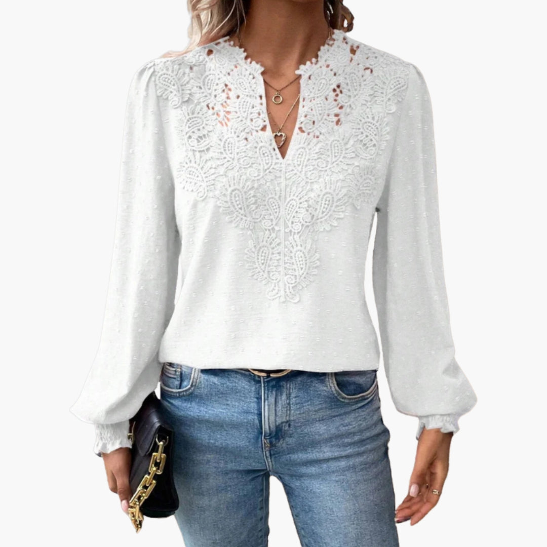 Blouse enroulée montrant l'ensemble de la pièce et les finitions
