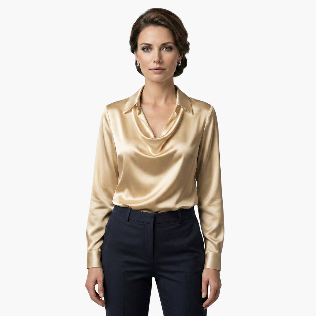 Blouse satinée en trois quarts de profil gauche