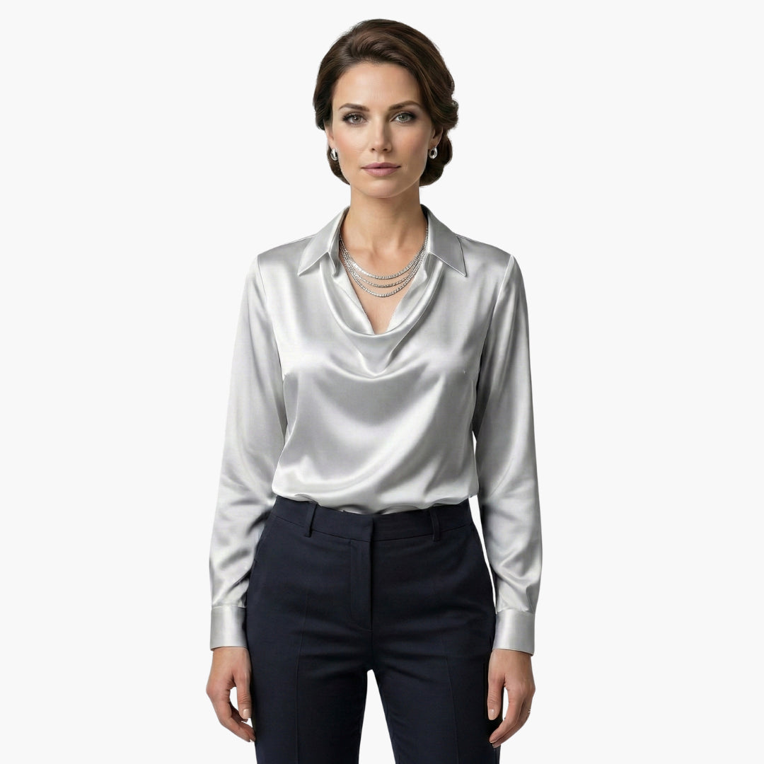 Blouse satinée détail de la manche