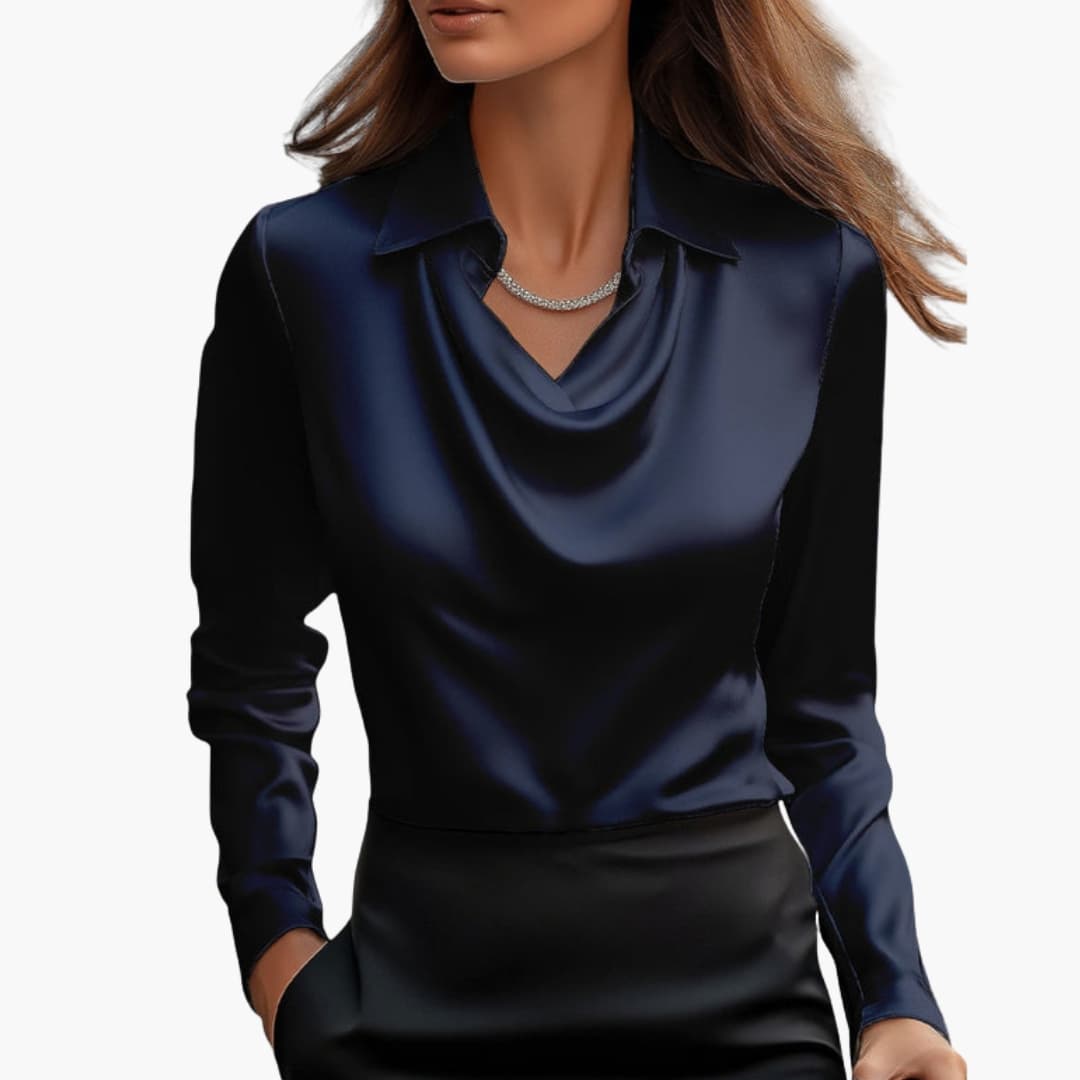 Blouse satinée vue avant complète en pied