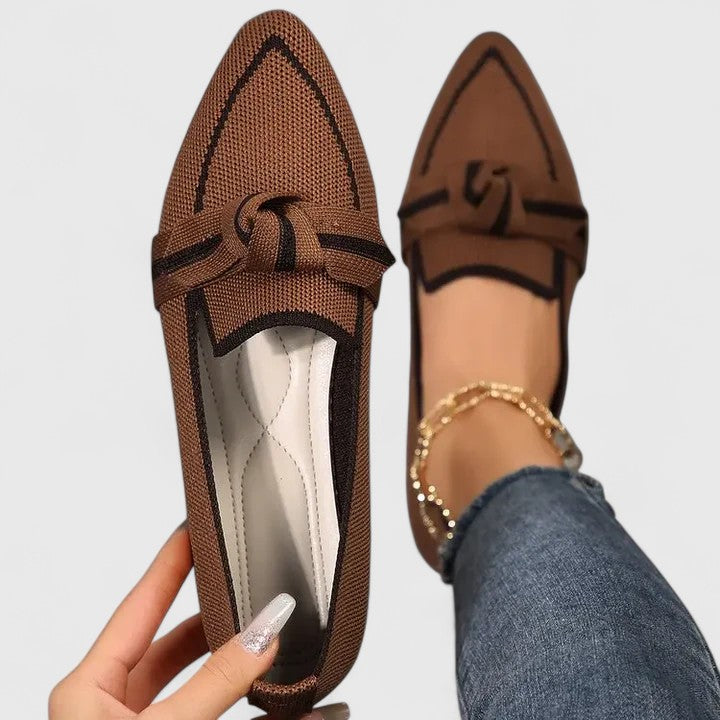 Mocassin loafer porté de profil, affichant la silhouette pointue