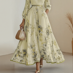 Robe longue plissée, vue en pied et mouvement du tissu